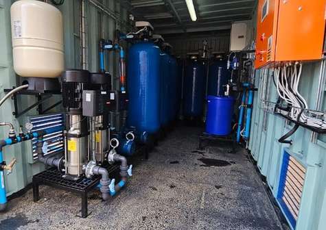 Carletonville: pumping and filtration equipment inside the container